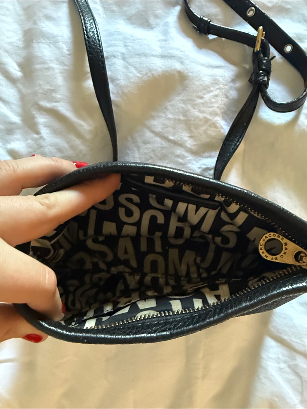 Black Leather Crossbody Shoulder Bag - Picture 2 of 3